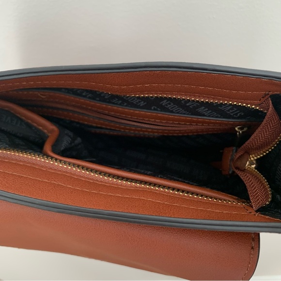 Steve Madden Saddle Bag - Picture 6 of 9